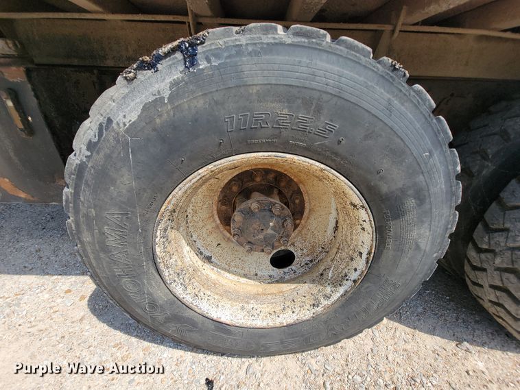 image for item KD9490 1996 International 4900  dump truck