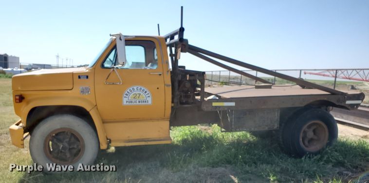 image for item KK9374 1976 Chevrolet C50  winch truck