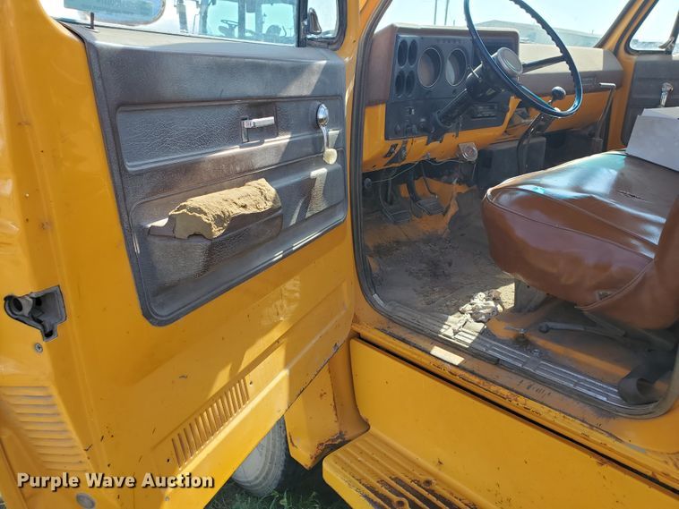 image for item KK9374 1976 Chevrolet C50  winch truck