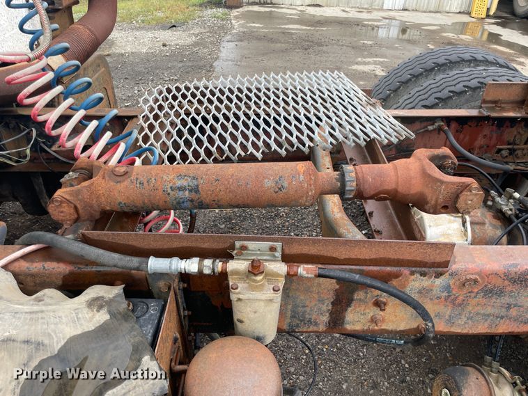 image for item KK9439 1979 International F2275  semi truck