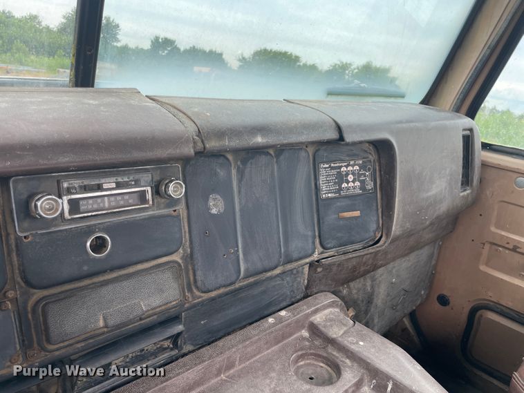 image for item KK9439 1979 International F2275  semi truck