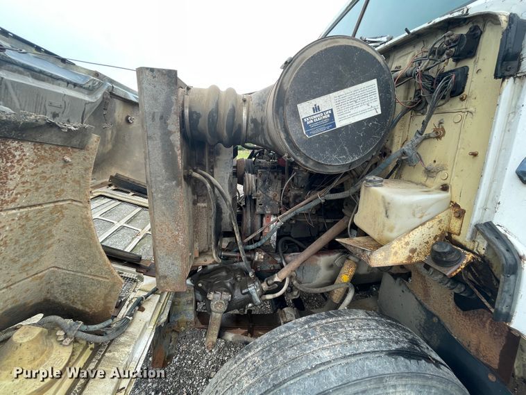 image for item KK9439 1979 International F2275  semi truck