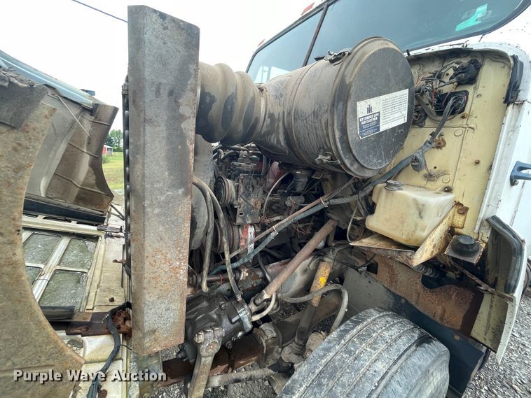 image for item KK9439 1979 International F2275  semi truck