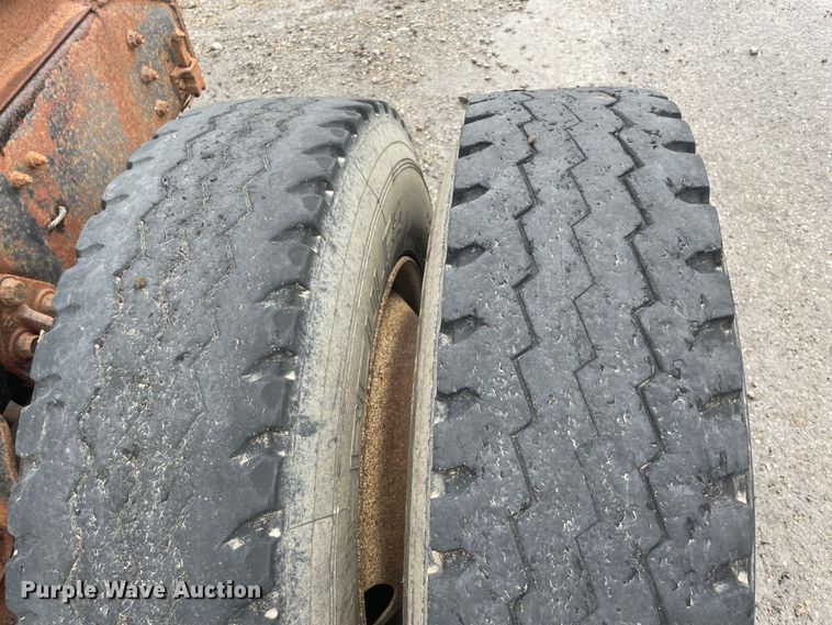 image for item KK9439 1979 International F2275  semi truck