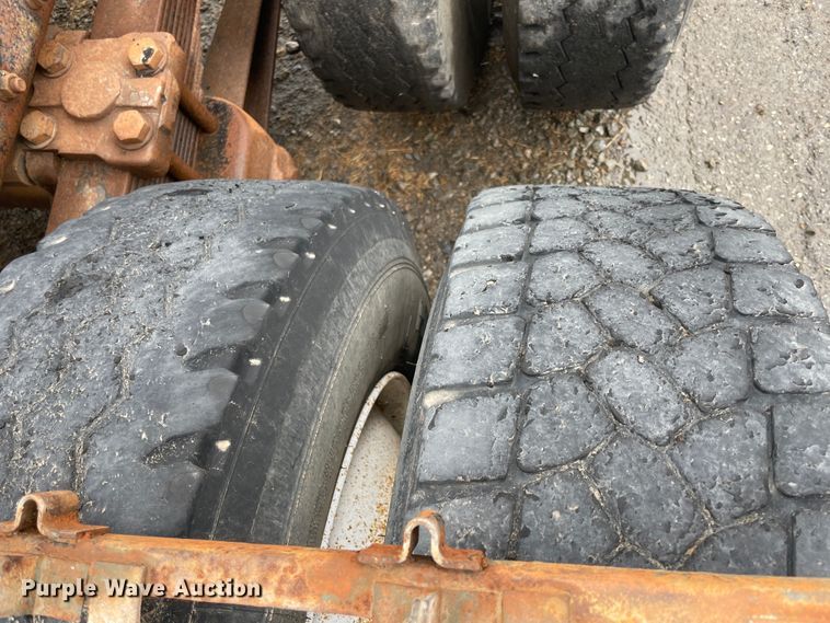 image for item KK9439 1979 International F2275  semi truck