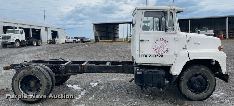 image for item KK9440 1972 Ford L700  truck cab and chassis