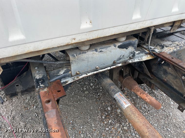 image for item KK9440 1972 Ford L700  truck cab and chassis