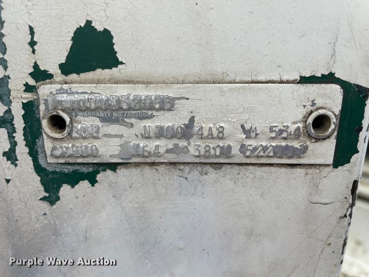 image for item KK9440 1972 Ford L700  truck cab and chassis