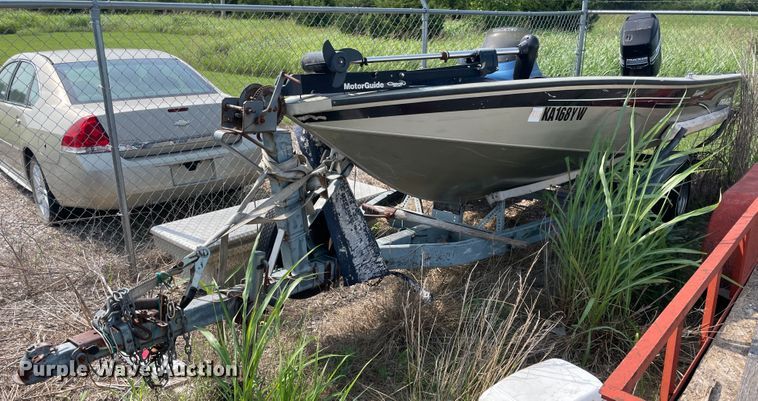 image for item KK9646 2002 Tracker Tournament  boat