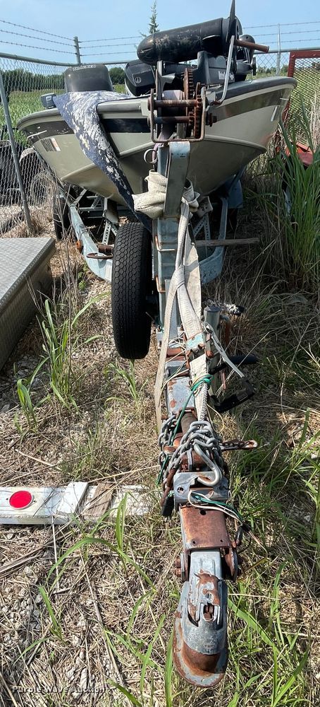 image for item KK9646 2002 Tracker Tournament  boat