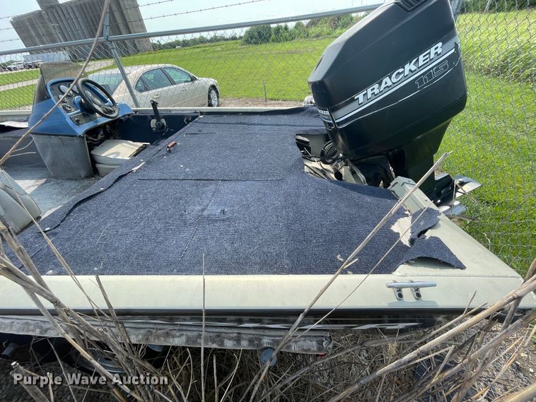 image for item KK9646 2002 Tracker Tournament  boat