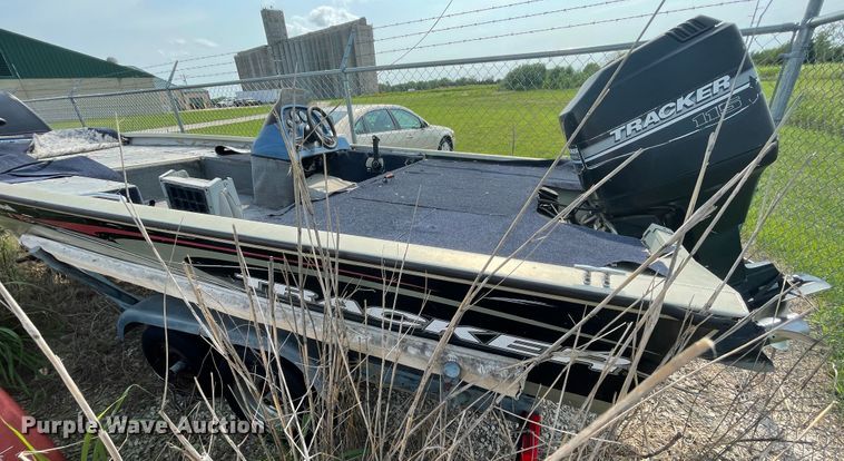 image for item KK9646 2002 Tracker Tournament  boat