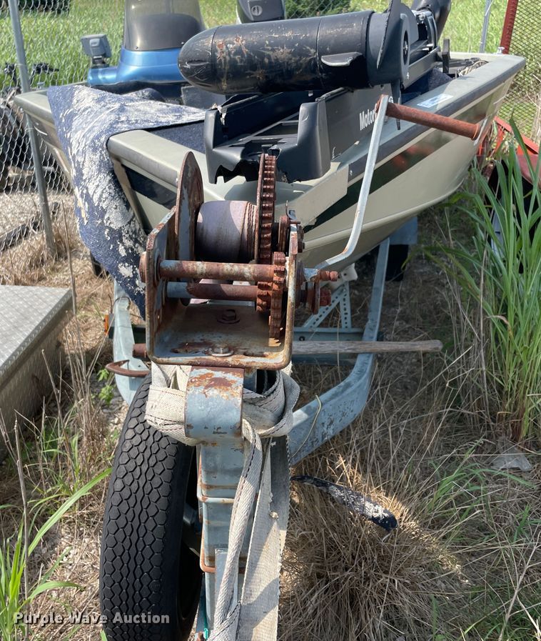 image for item KK9646 2002 Tracker Tournament  boat