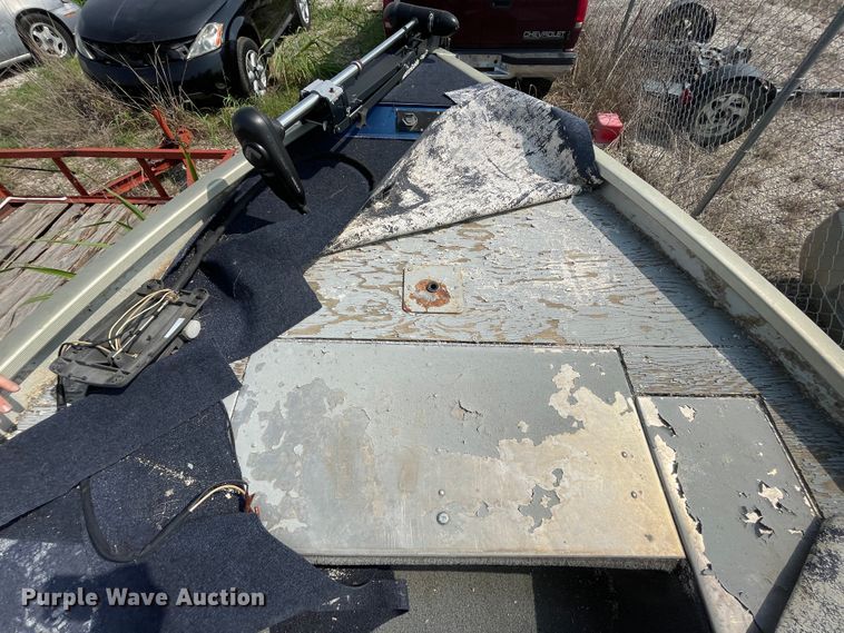 image for item KK9646 2002 Tracker Tournament  boat