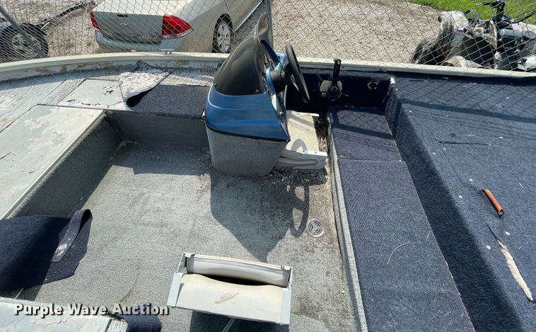 image for item KK9646 2002 Tracker Tournament  boat