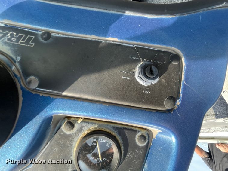 image for item KK9646 2002 Tracker Tournament  boat