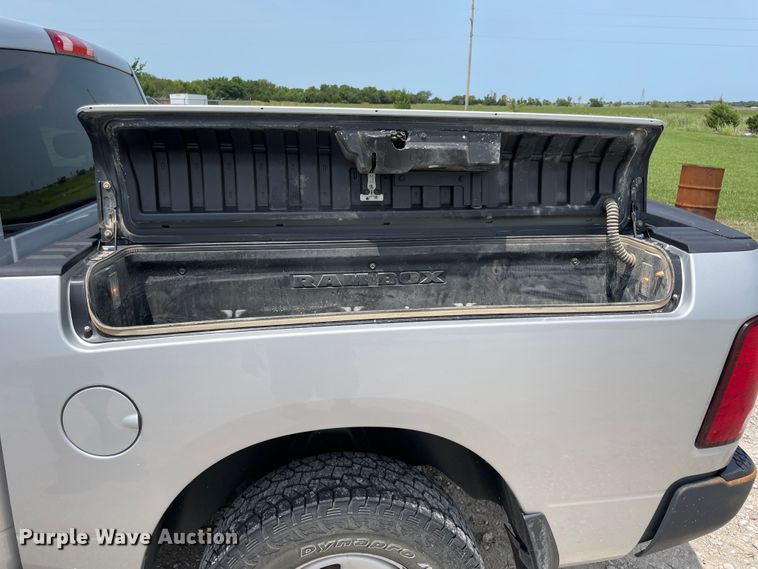 image for item KK9653 2016 Dodge Ram 1500  Crew Cab pickup truck