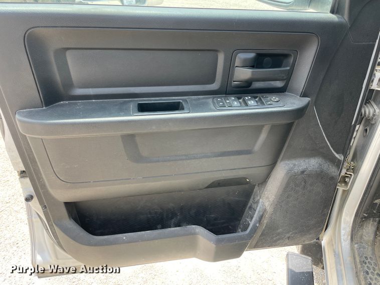 image for item KK9653 2016 Dodge Ram 1500  Crew Cab pickup truck