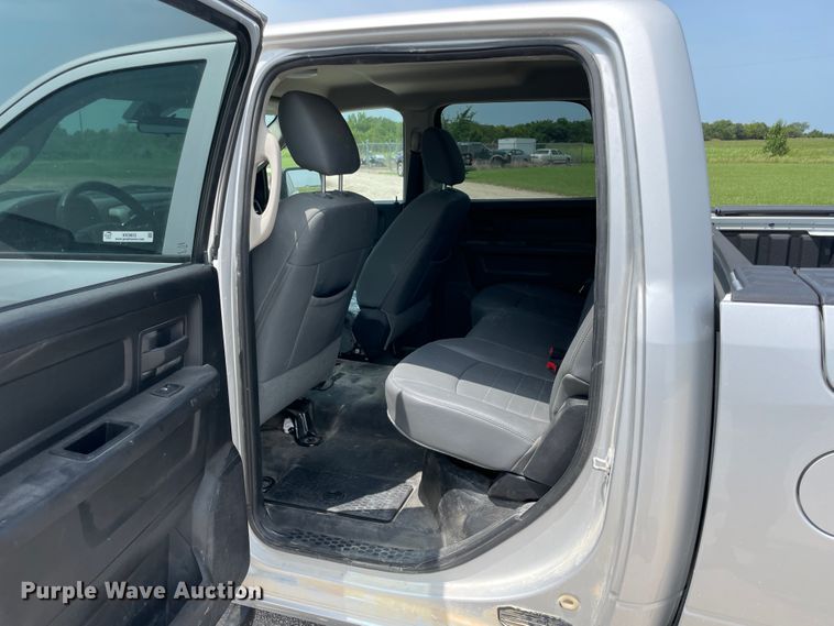 image for item KK9653 2016 Dodge Ram 1500  Crew Cab pickup truck