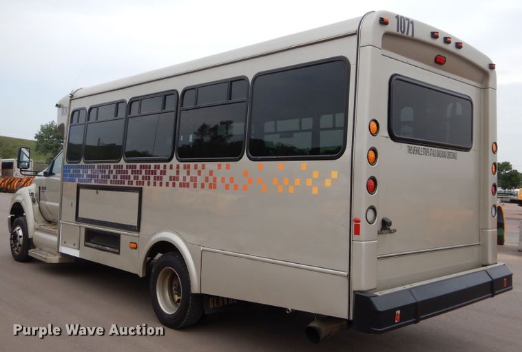 image for item KV9129 2010 Ford F650  shuttle bus