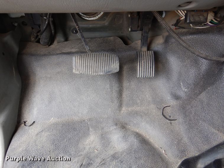 image for item KV9129 2010 Ford F650  shuttle bus