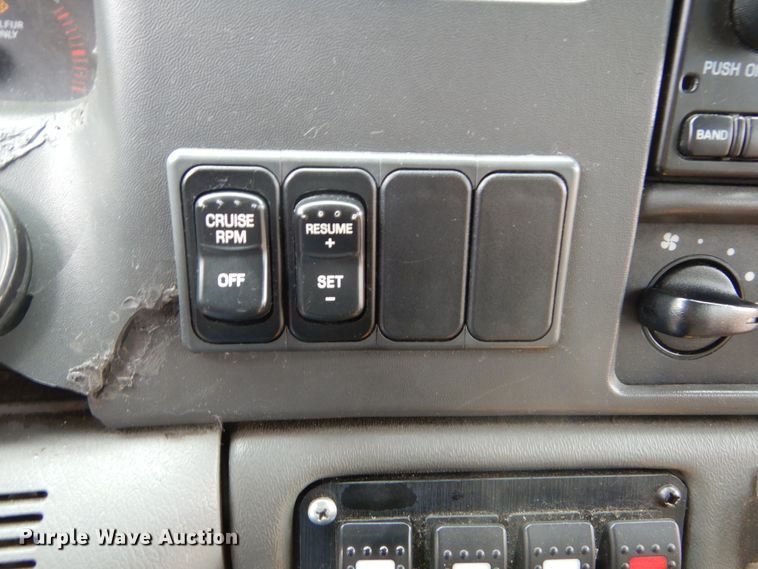 image for item KV9129 2010 Ford F650  shuttle bus