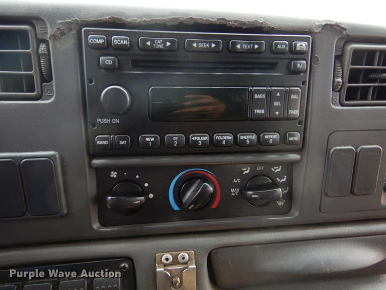 image for item KV9129 2010 Ford F650  shuttle bus