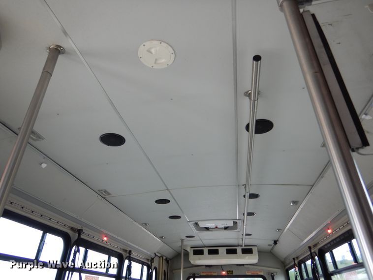 image for item KV9129 2010 Ford F650  shuttle bus