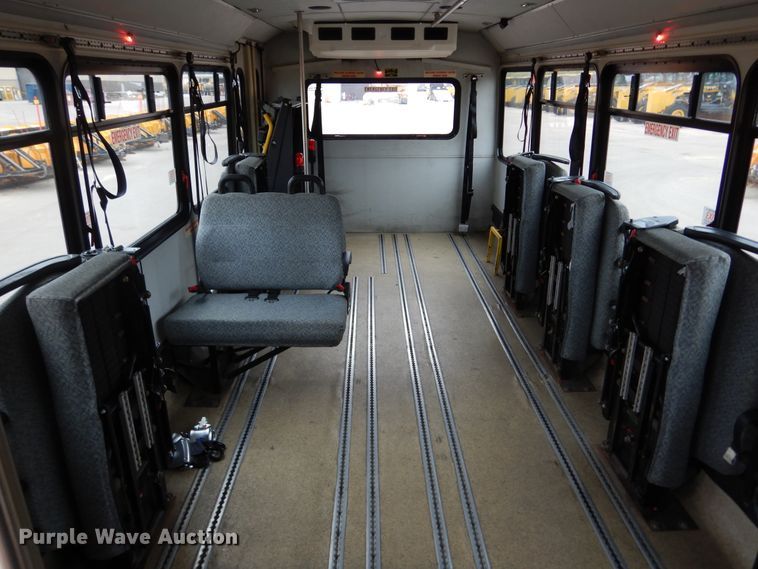 image for item KV9129 2010 Ford F650  shuttle bus