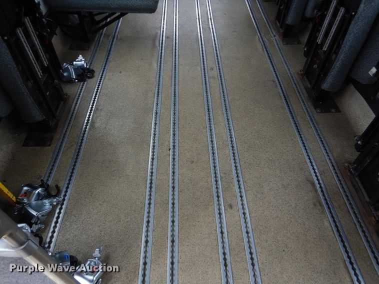 image for item KV9129 2010 Ford F650  shuttle bus