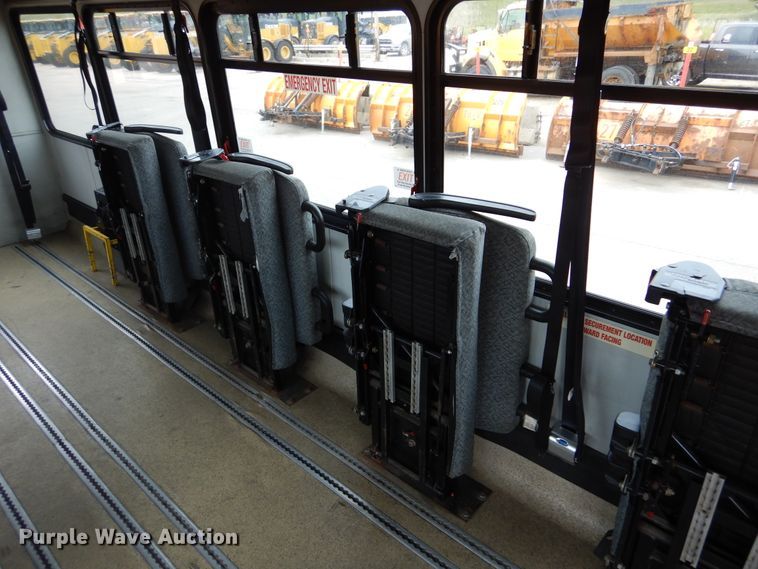 image for item KV9129 2010 Ford F650  shuttle bus