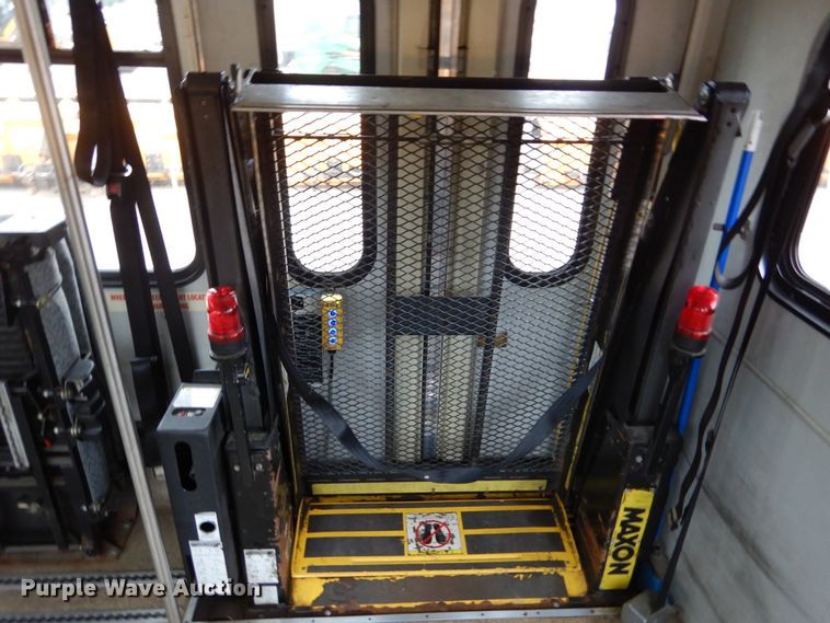 image for item KV9129 2010 Ford F650  shuttle bus