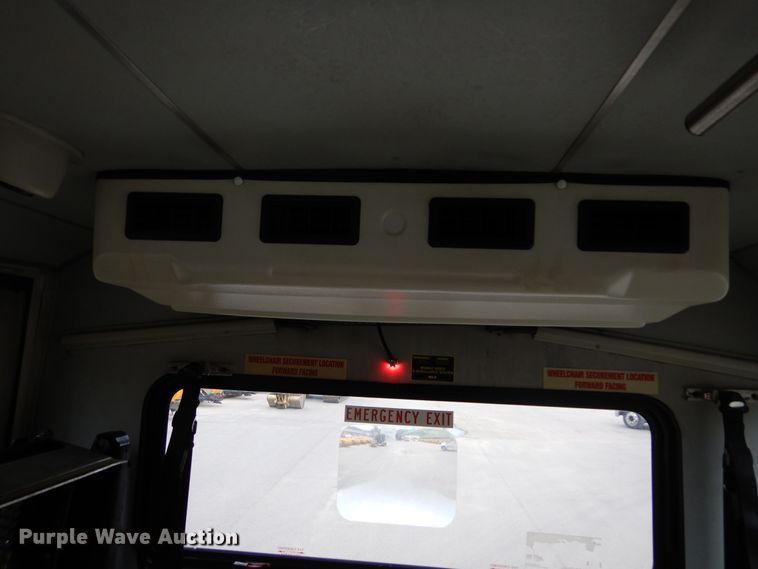 image for item KV9129 2010 Ford F650  shuttle bus