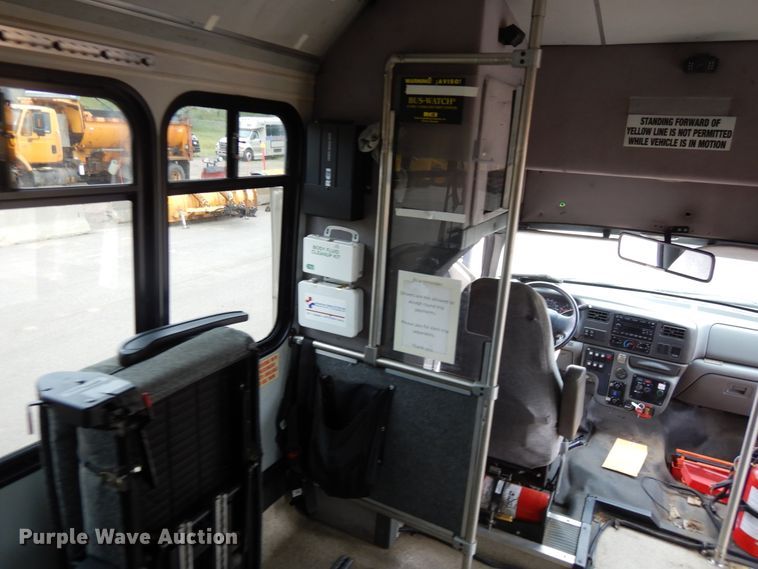 image for item KV9129 2010 Ford F650  shuttle bus