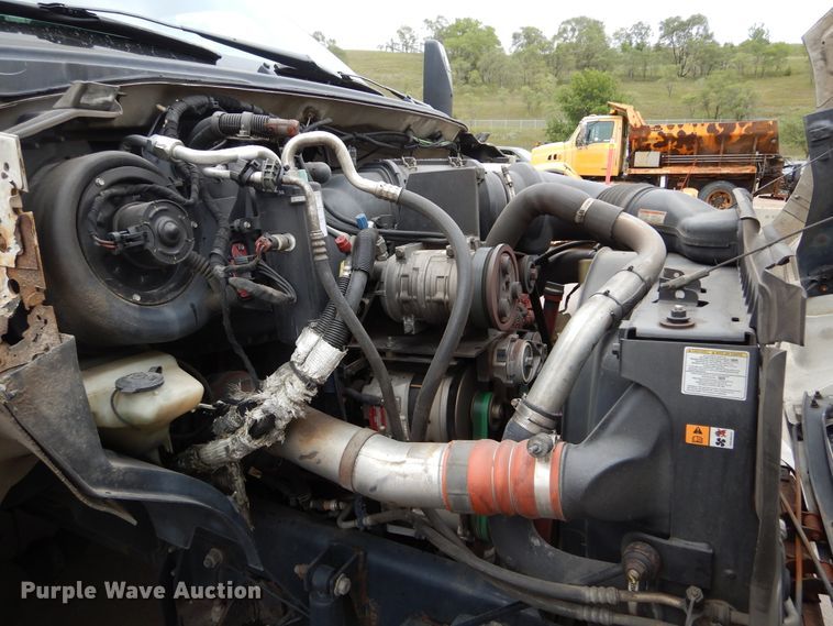 image for item KV9129 2010 Ford F650  shuttle bus