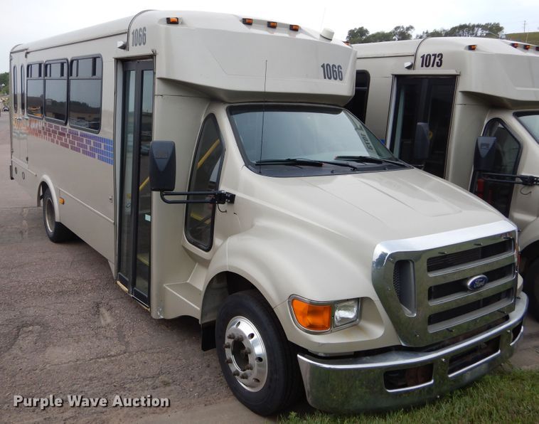 image for item KV9130 2010 Ford F650  shuttle bus