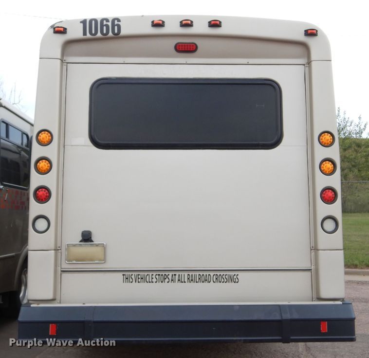 image for item KV9130 2010 Ford F650  shuttle bus