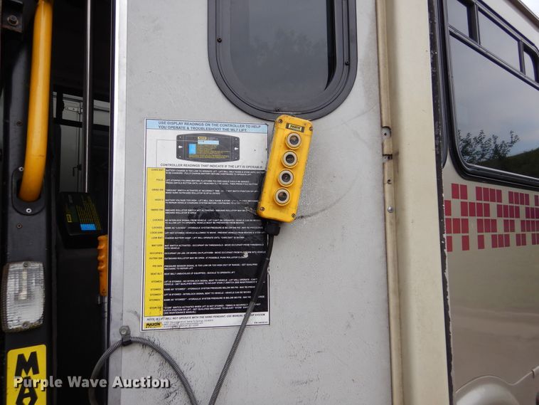 image for item KV9130 2010 Ford F650  shuttle bus