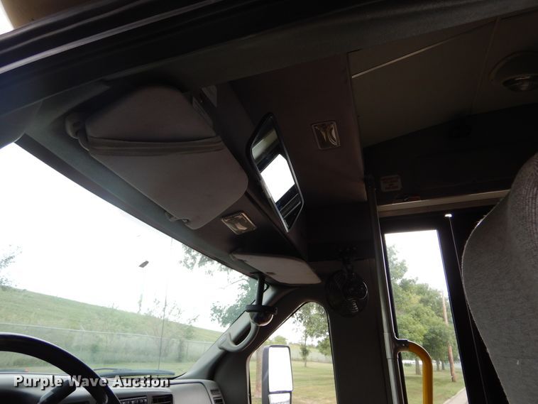 image for item KV9130 2010 Ford F650  shuttle bus