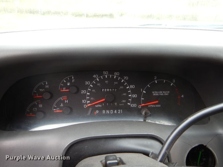 image for item KV9130 2010 Ford F650  shuttle bus