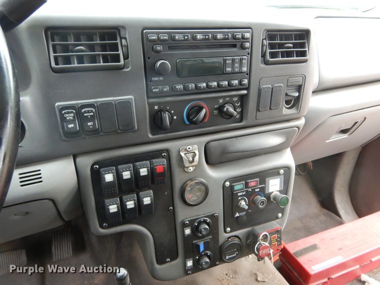 image for item KV9130 2010 Ford F650  shuttle bus