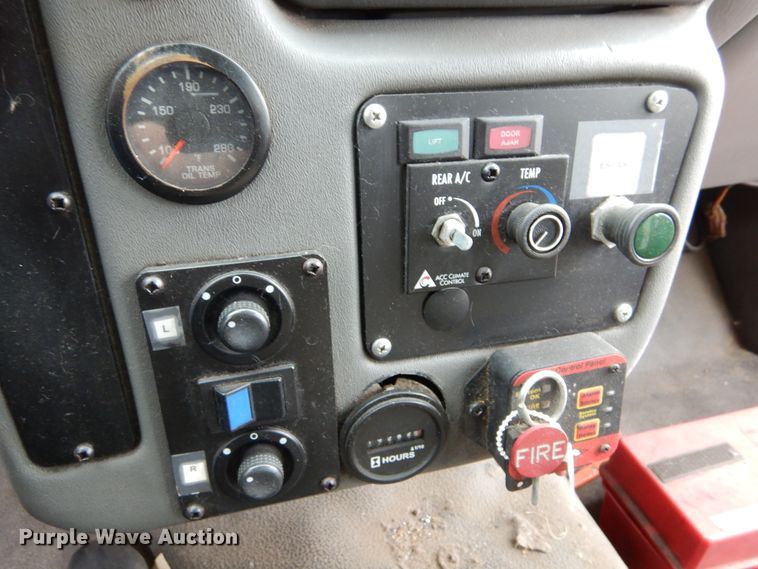 image for item KV9130 2010 Ford F650  shuttle bus