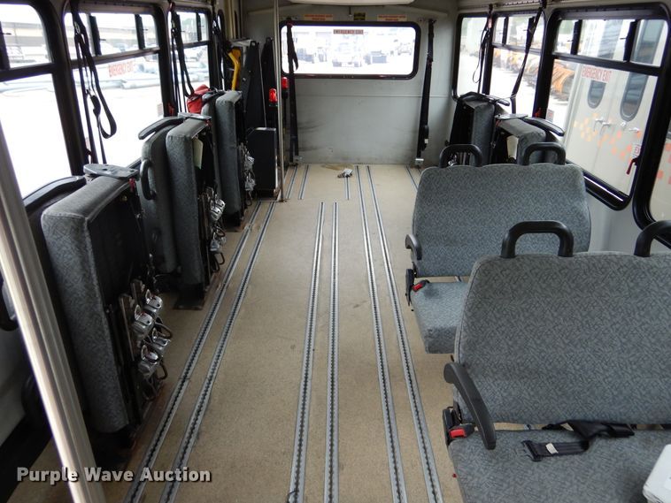 image for item KV9130 2010 Ford F650  shuttle bus