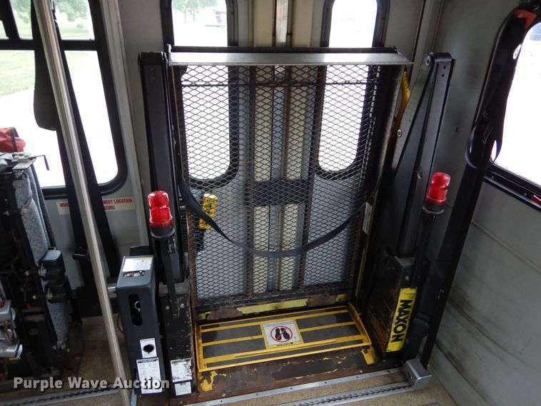 image for item KV9130 2010 Ford F650  shuttle bus