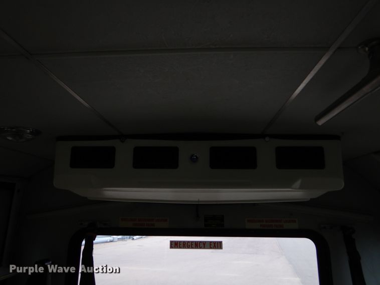 image for item KV9130 2010 Ford F650  shuttle bus