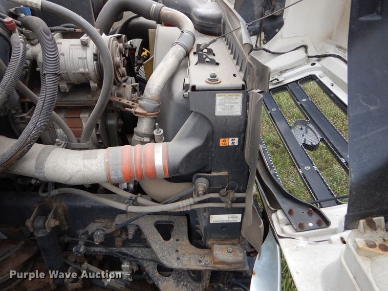 image for item KV9130 2010 Ford F650  shuttle bus