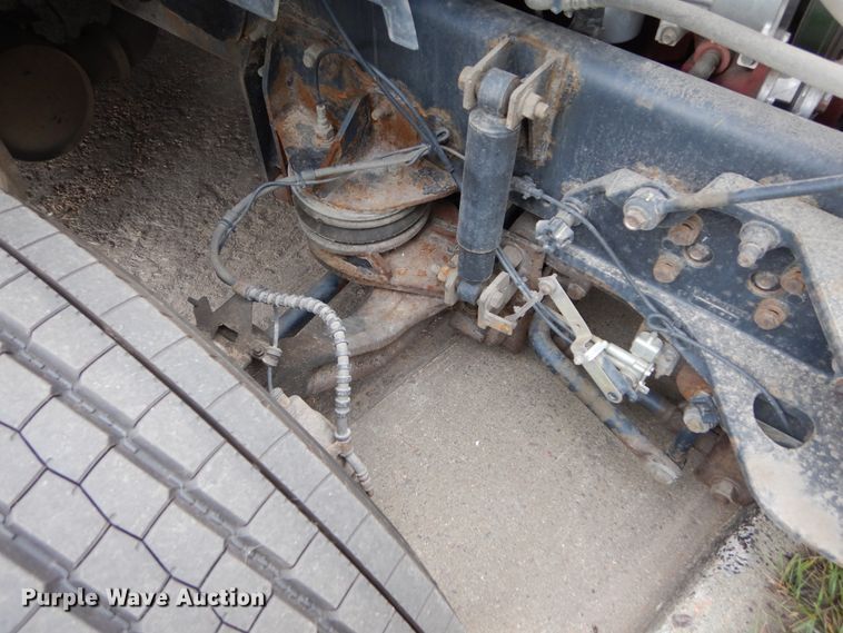 image for item KV9130 2010 Ford F650  shuttle bus