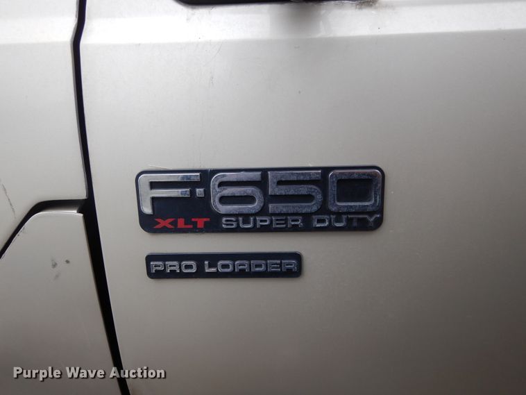 image for item KV9130 2010 Ford F650  shuttle bus