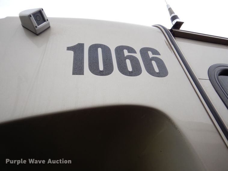 image for item KV9130 2010 Ford F650  shuttle bus