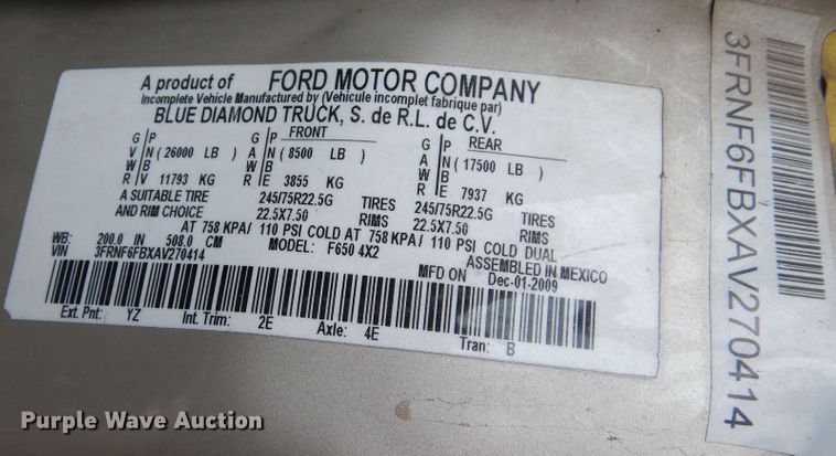 image for item KV9130 2010 Ford F650  shuttle bus